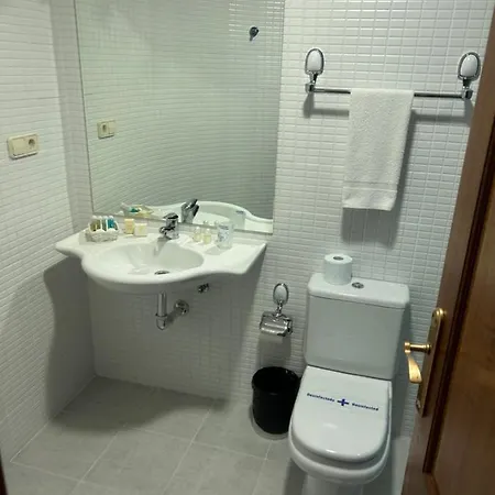 Hostal 36-2